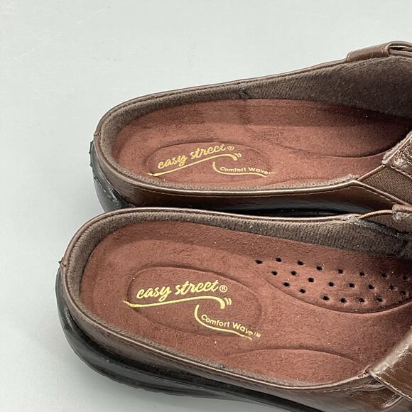 NEW Easy Street Women’s Holly Lightweight Mules Brown Size 5.5M - Picture 6 of 10